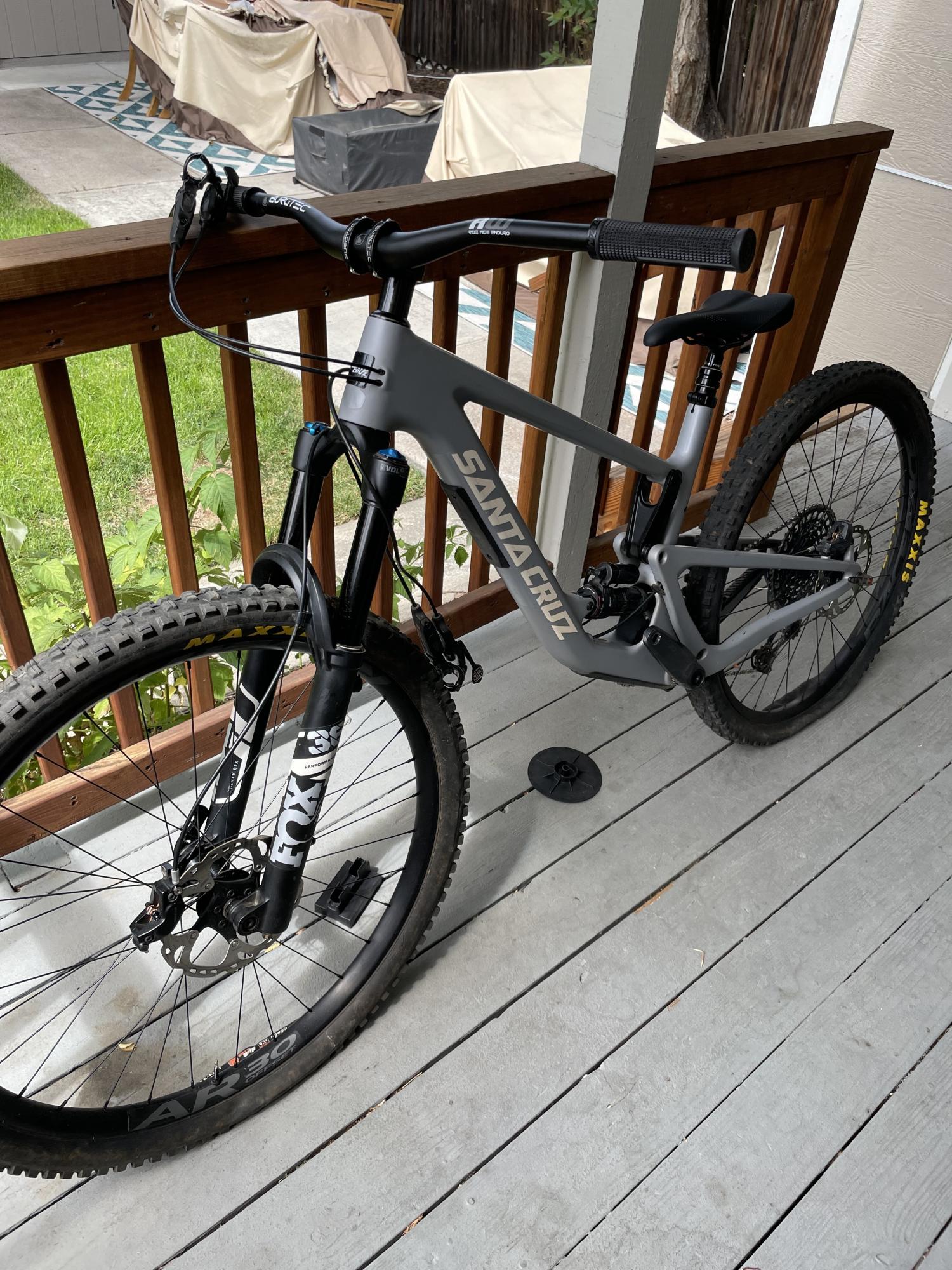 2024 Santa Cruz Hightower Silver, gray or bare metal