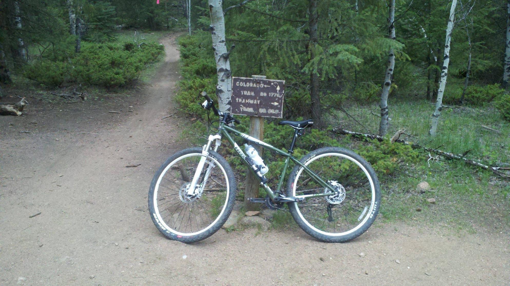 2013 Novara Intrepid  Green and White