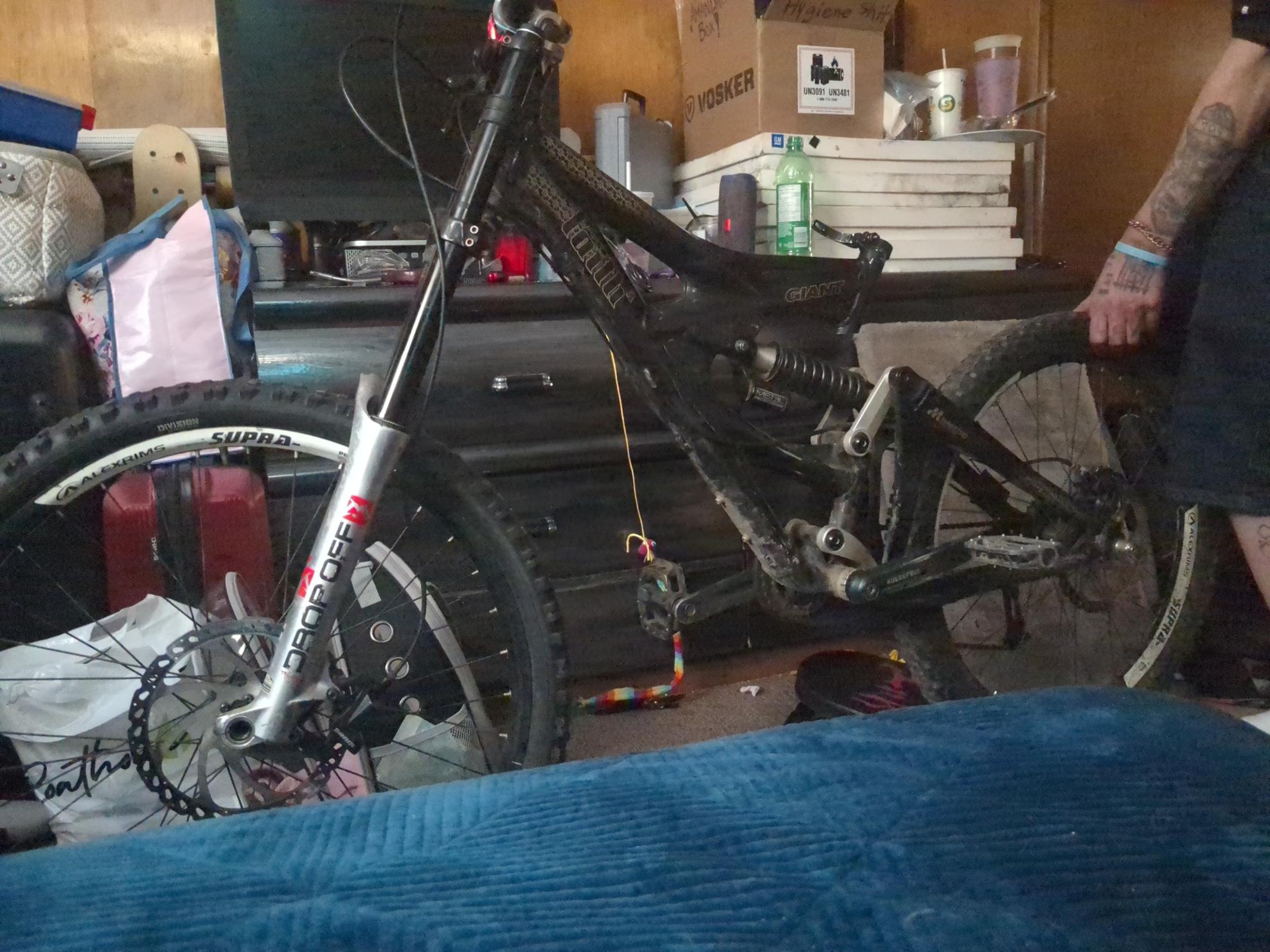 2009 Giant Faith Black