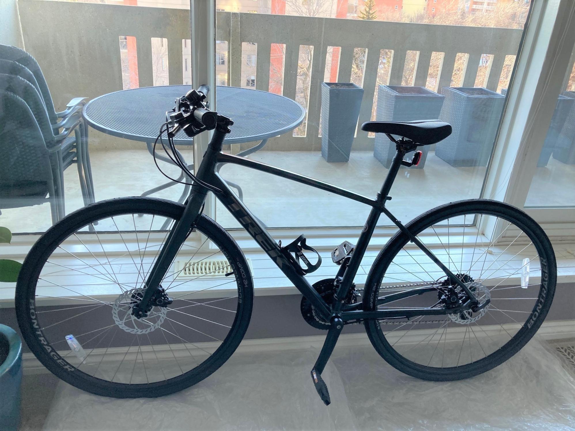 2022 Trek FX2 Silver, gray or bare metal