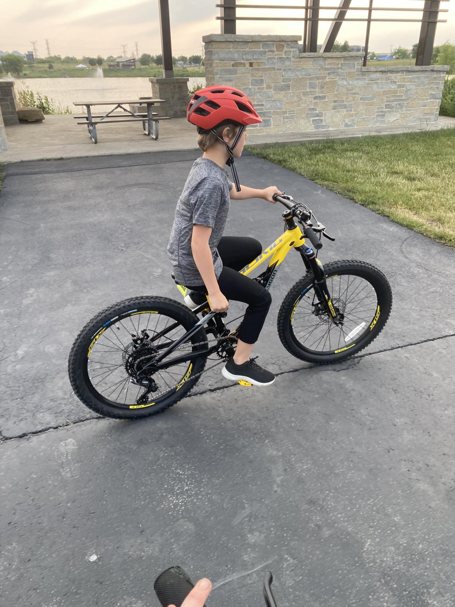 2023 Polygon ALX XC Trail Kids 6061 Yellow or Gold and Black