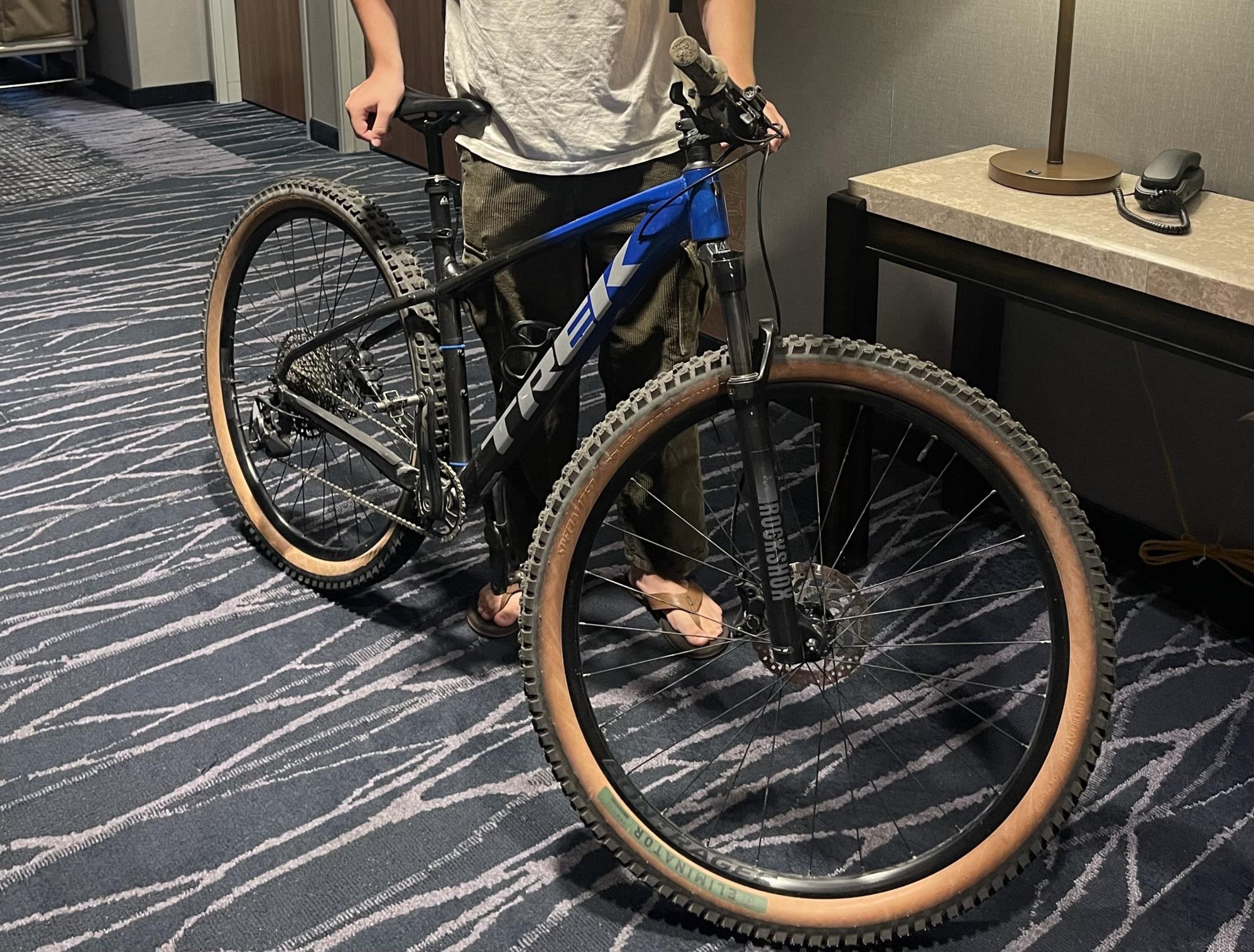 2024 Trek Marlin 8 Blue