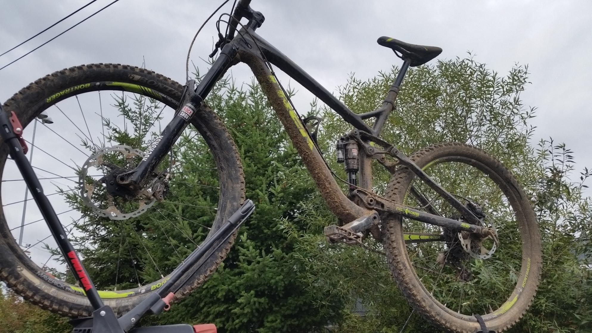 2015 Trek Slash 9.8 Silver or Gray and Green