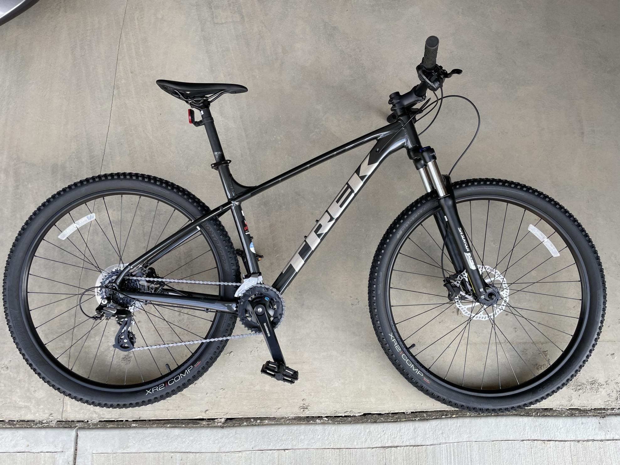 2023 Trek Marlin 5 Hardtail Silver, gray or bare metal