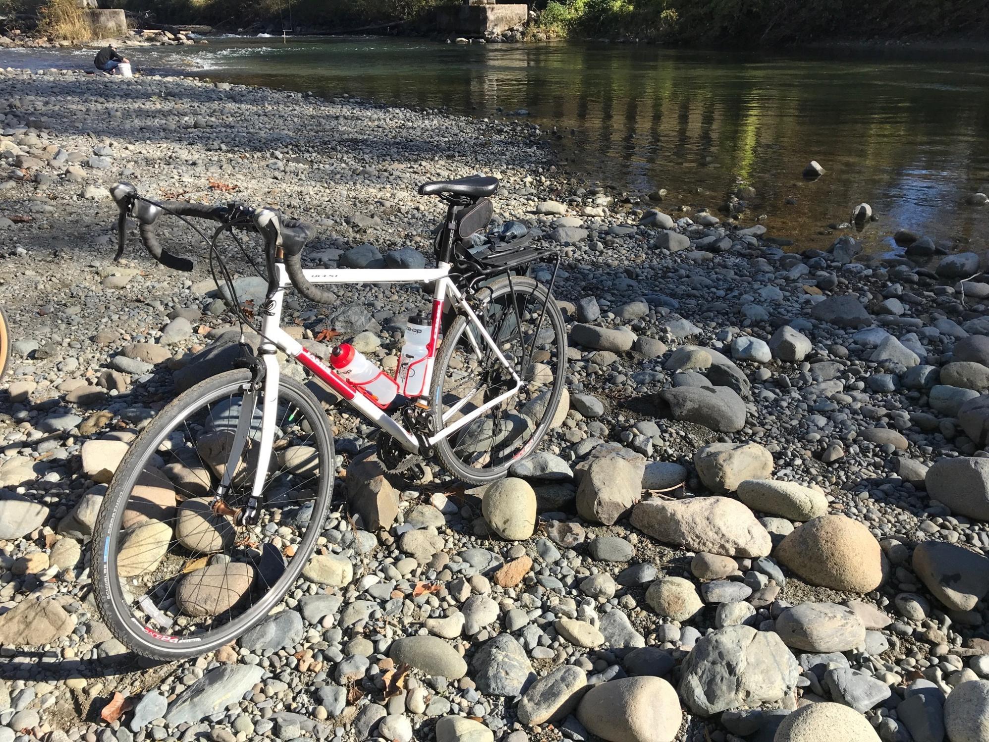 2014 Jamis Quest Comp White and Red