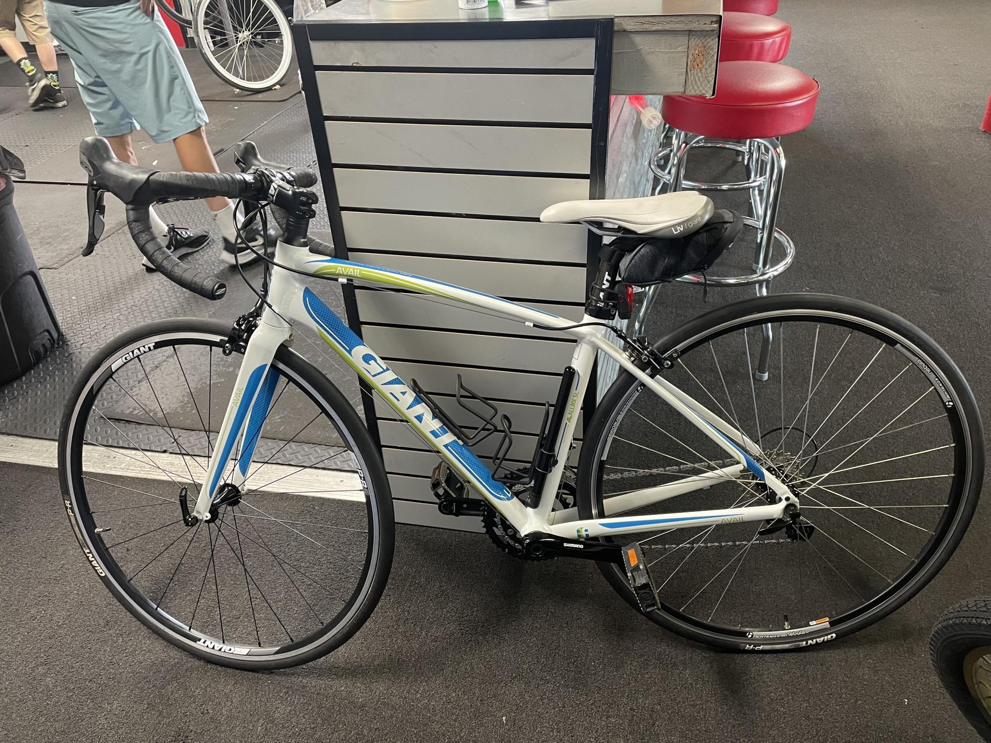 2014 Giant Avail 1 White