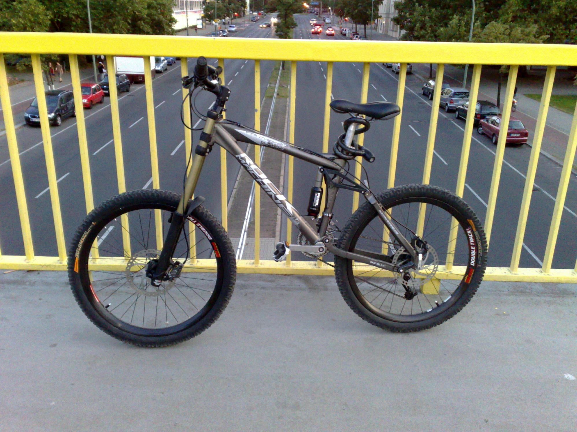 2015 Rock Machine Volcano Silver, gray or bare metal