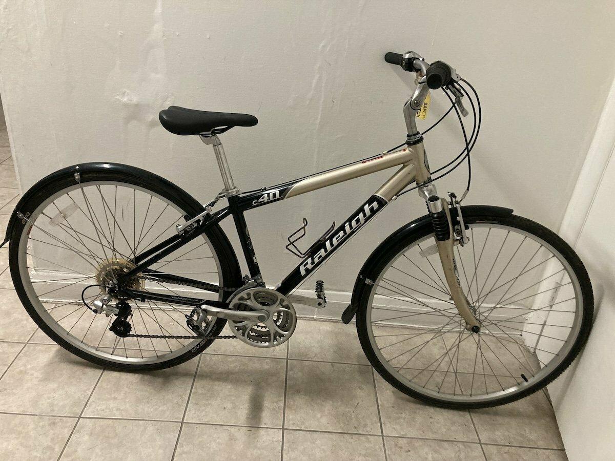 2025 Raleigh c40 Yellow or Gold and Black