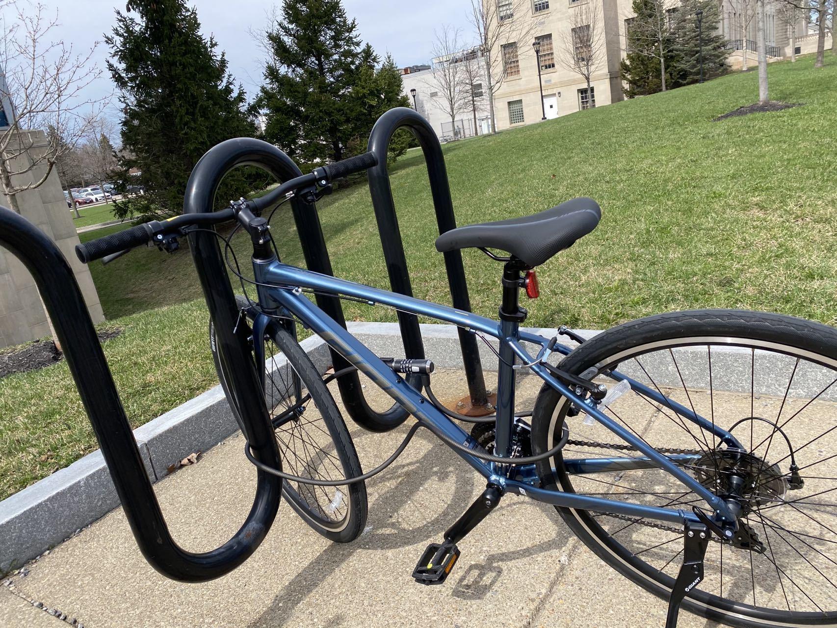 2022 Giant ESCAPE Blue