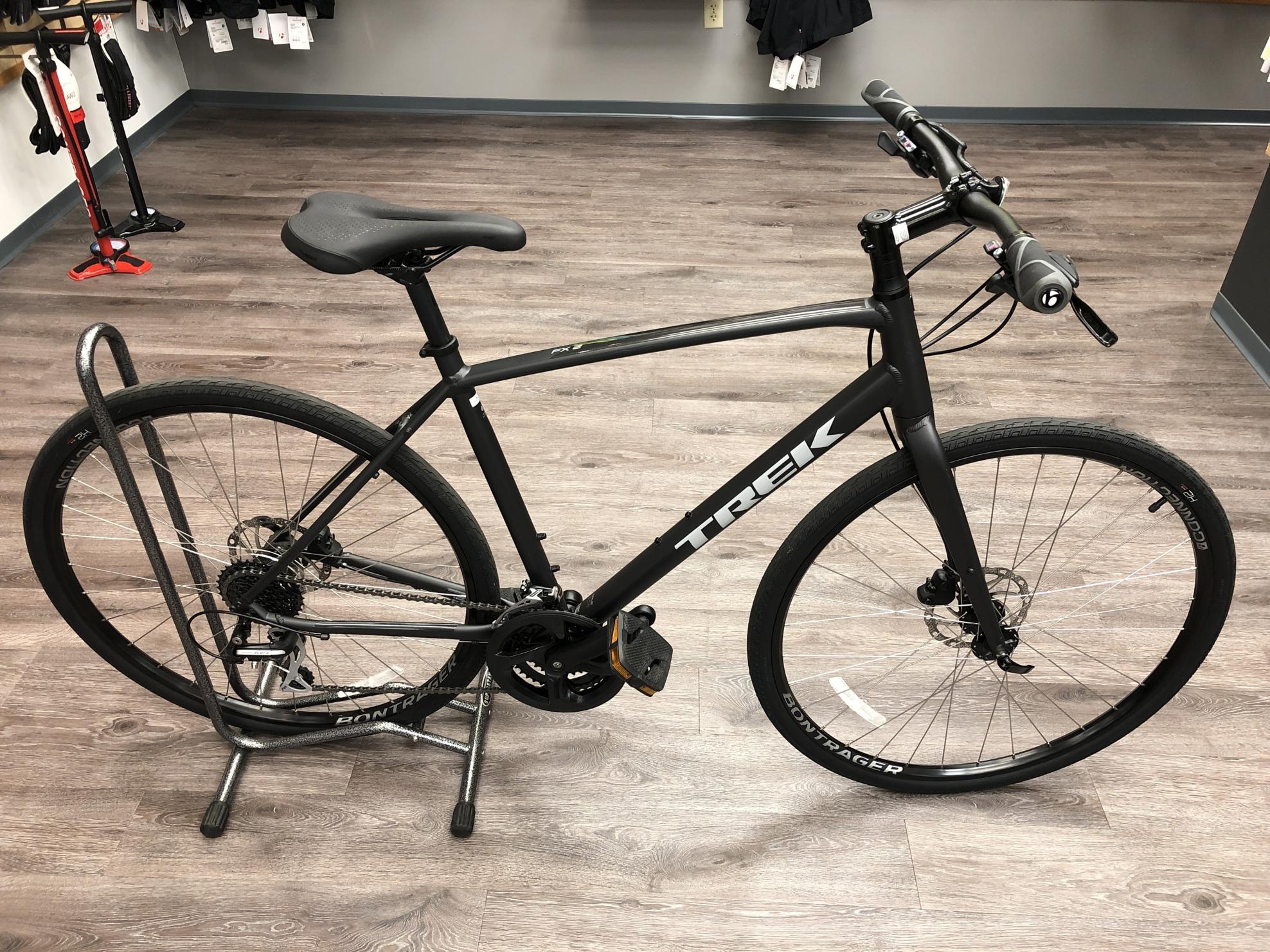 2022 Trek FX 2 DISC Black