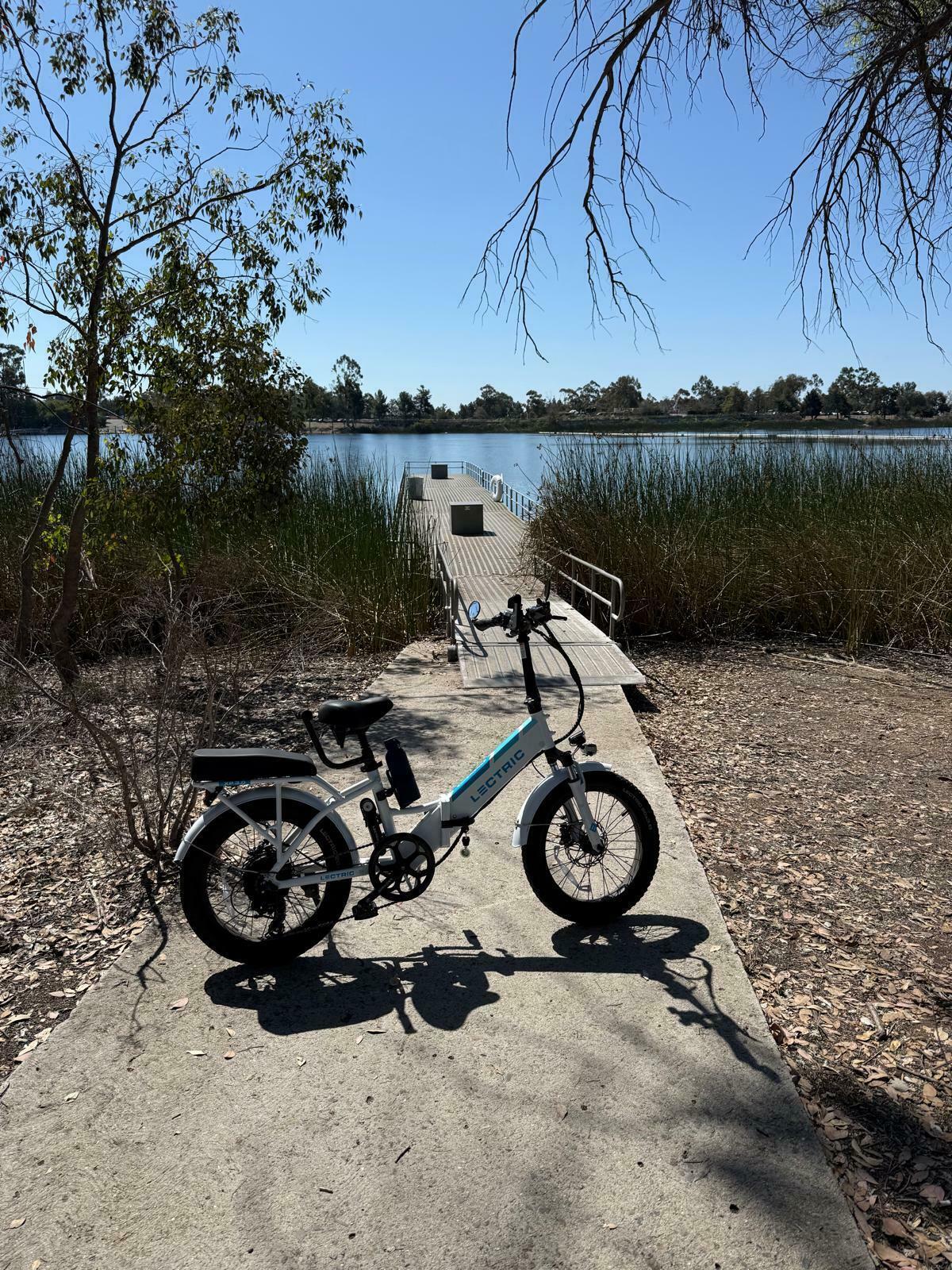 2024 Lectric eBikes White and Blue