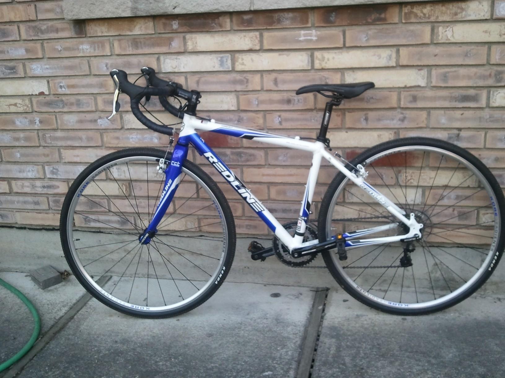 2010 Redline conquest  White and Blue