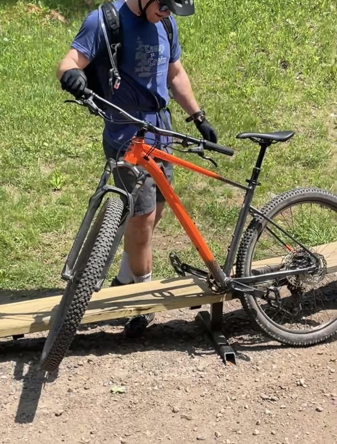 2022 Cannondale Trail 3 Orange
