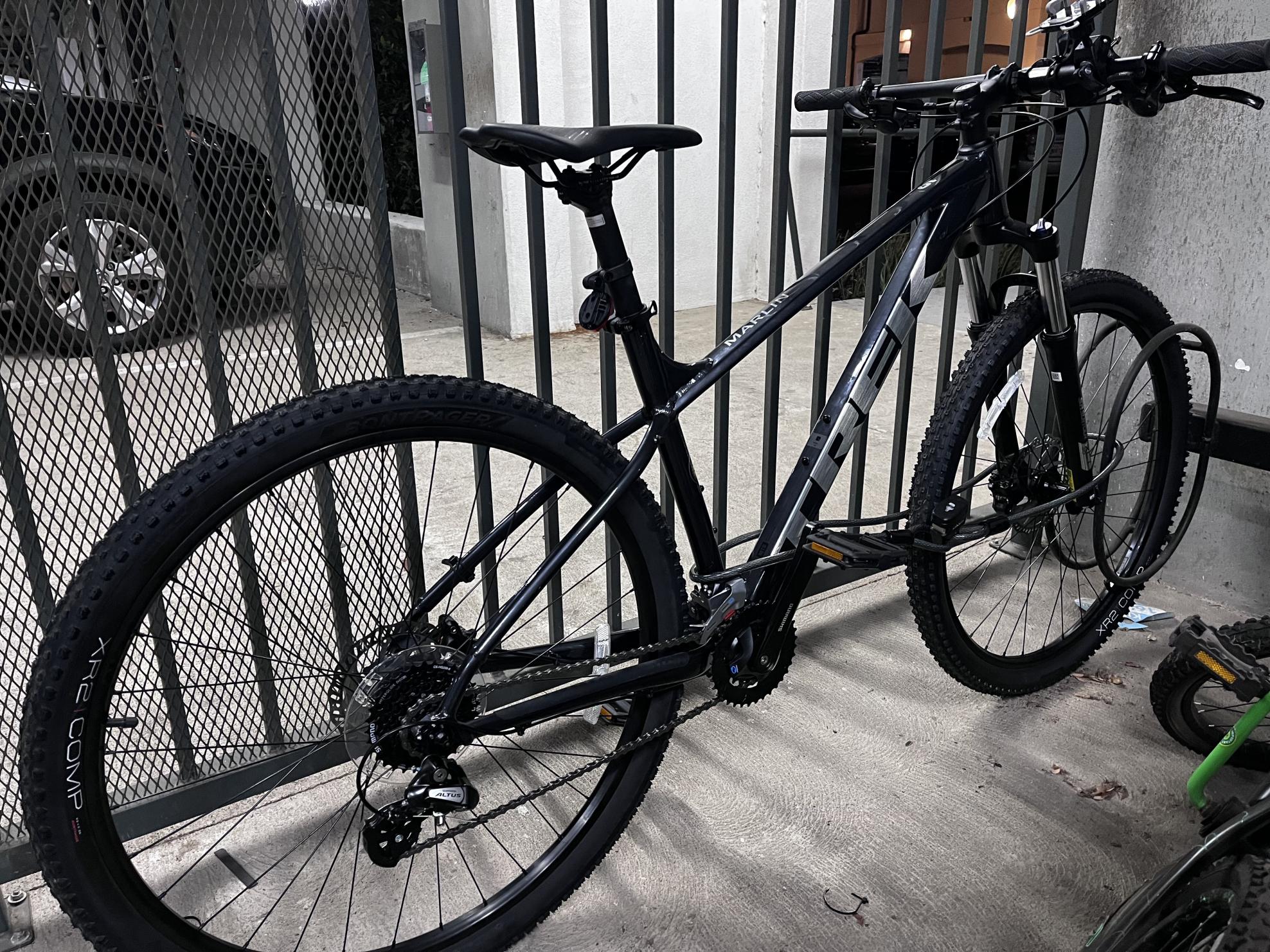 2022 Trek marlin 5 Silver, gray or bare metal