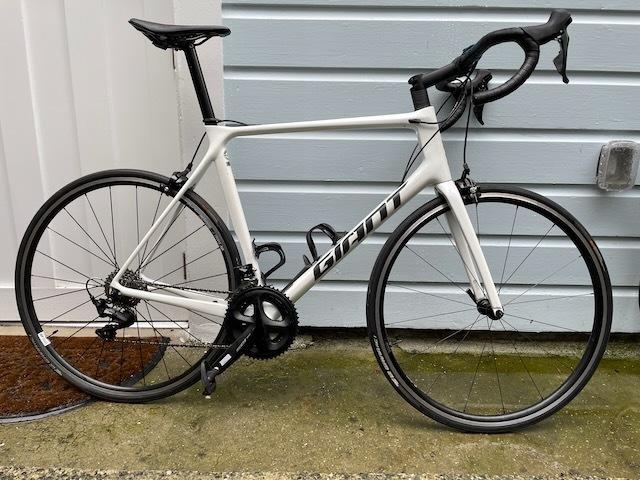 2022 Giant TCR White