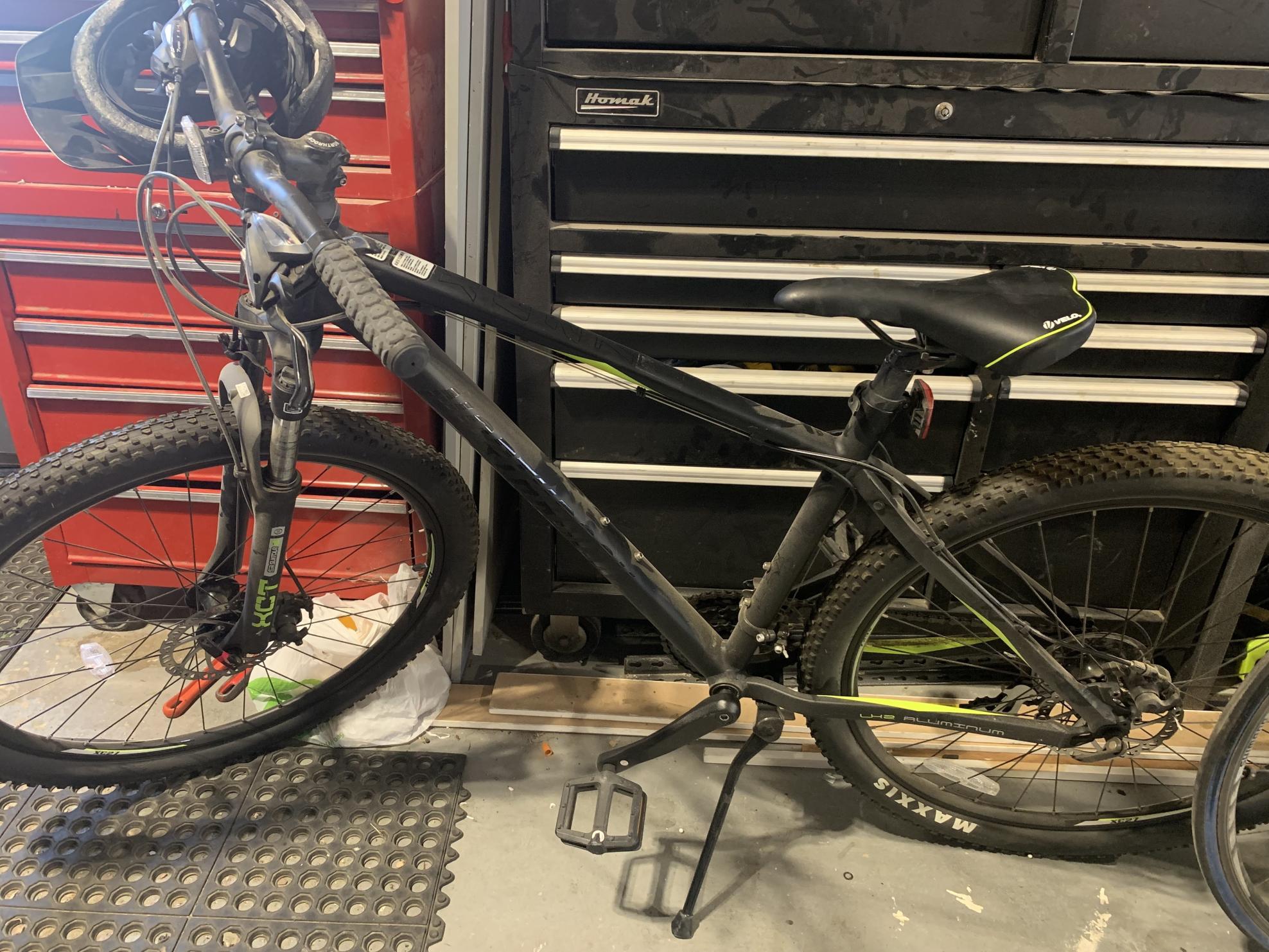 2021 Northrock XC27 Black and Green