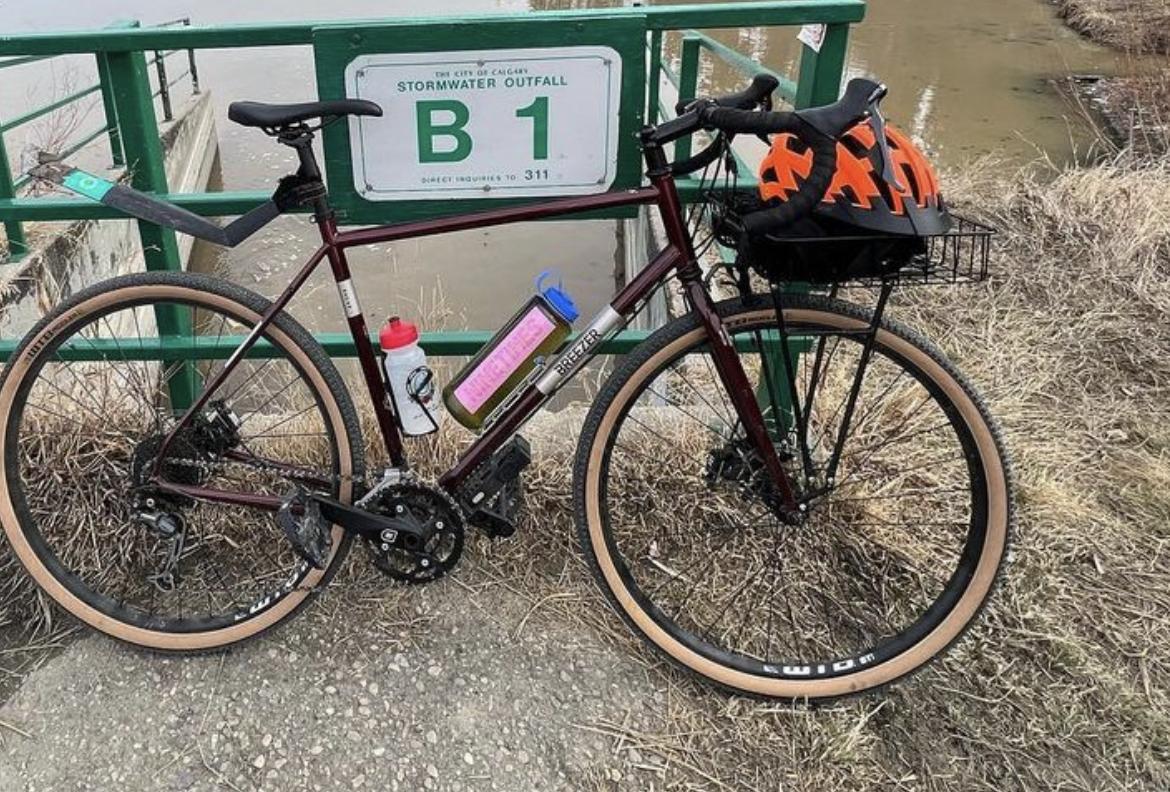 2022 Breezer Breezer Radar Expert Adventure Red and Black