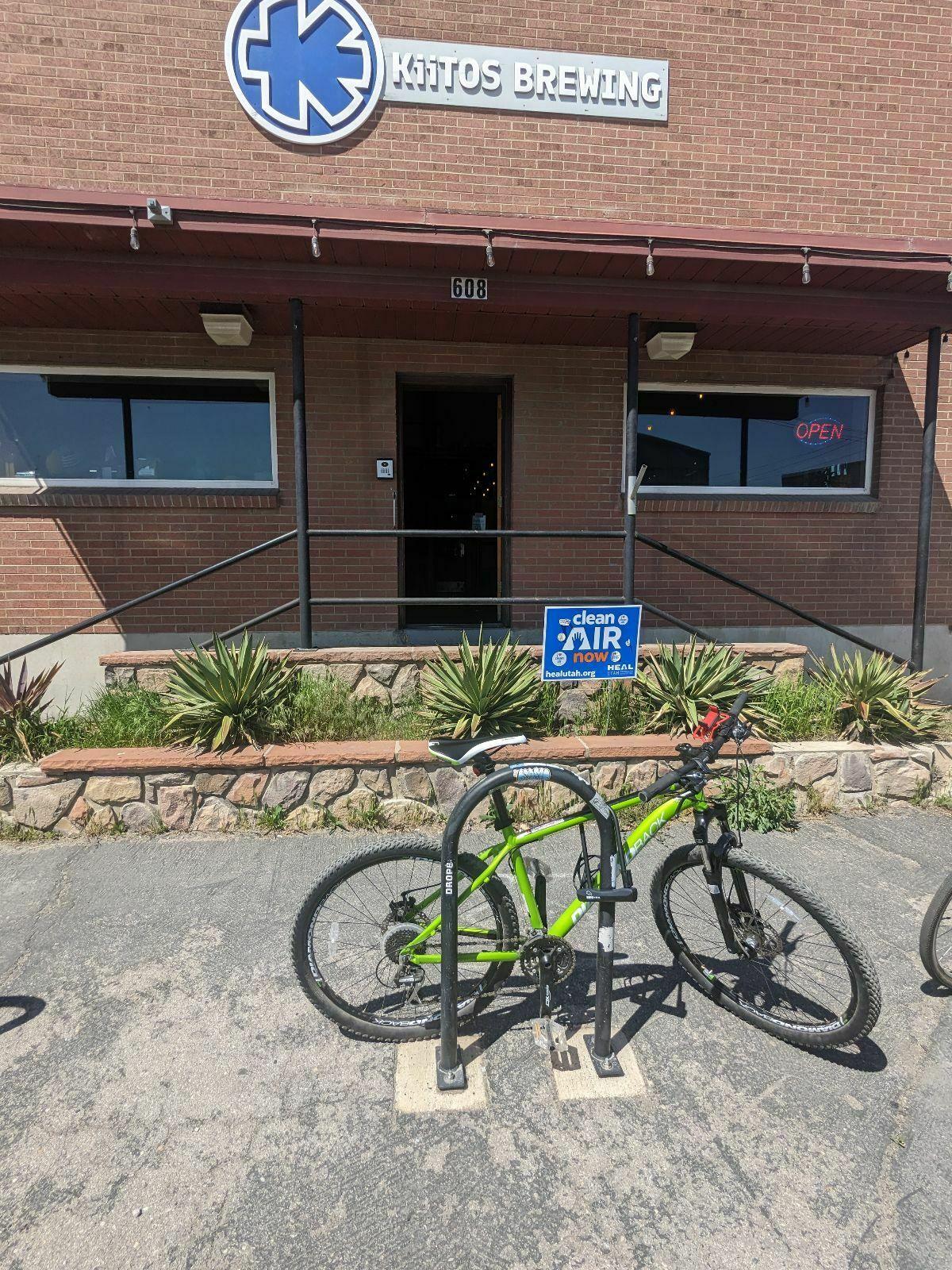 2015 Diamondback Diamondback Adult Axis XE 27.5'' Moun... Green