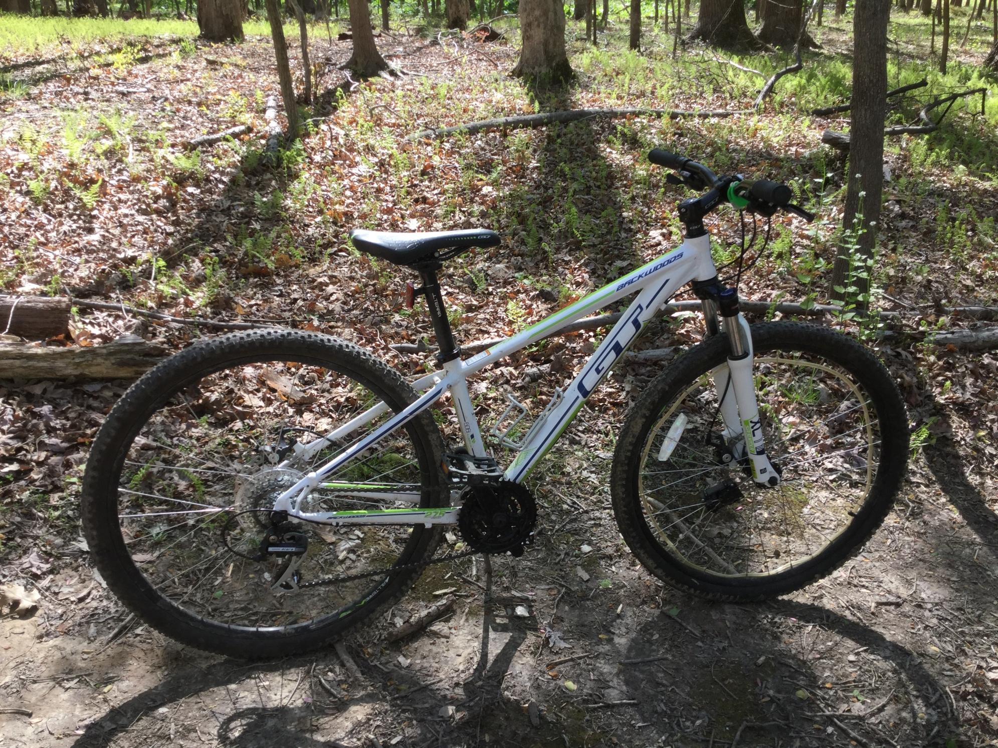 2004 GT Bicycles GT Backwoods 27.5 White