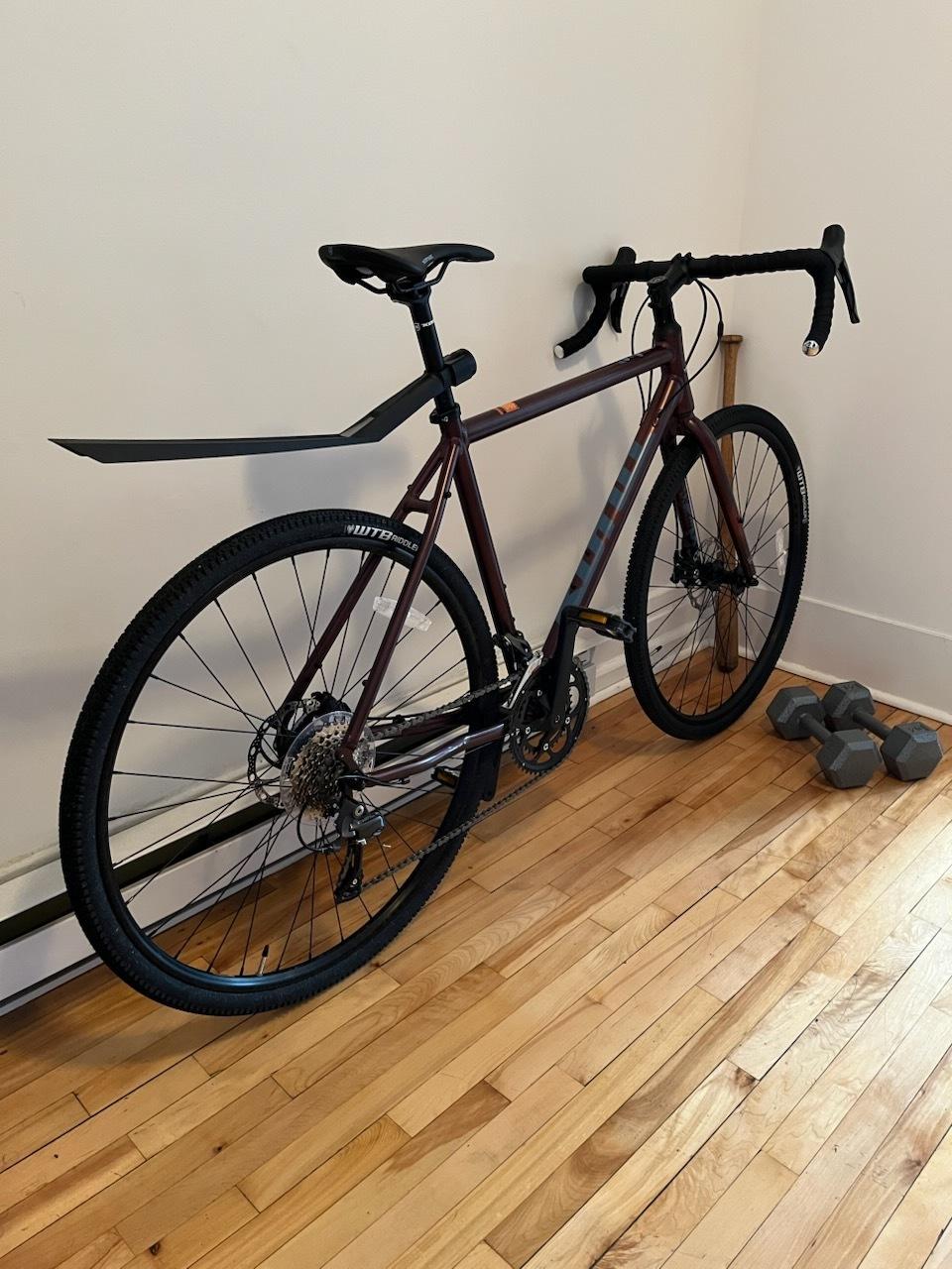 2022 Kona Rove AL 700 Red