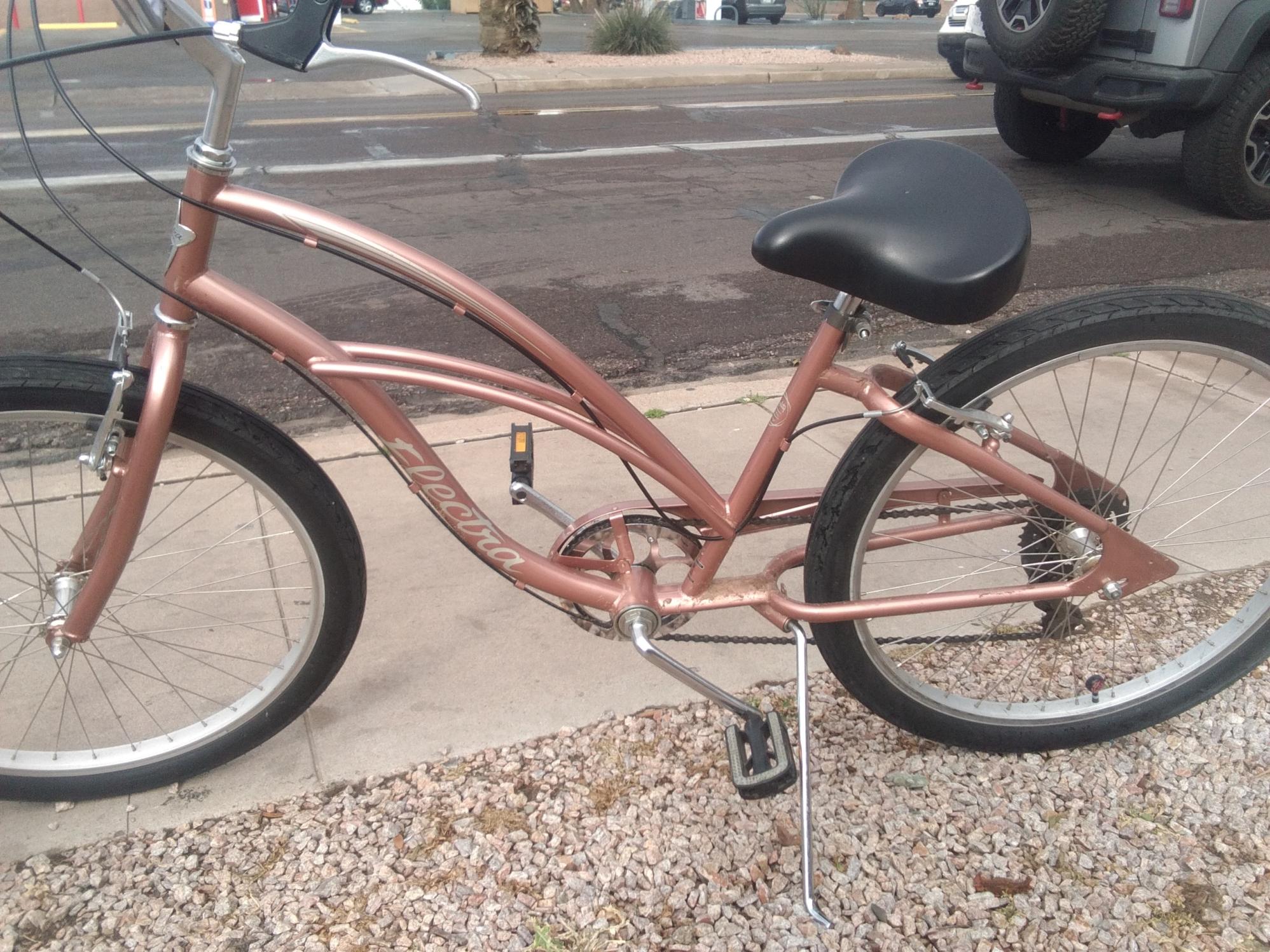 Electra Electra Cruiser 7 Yellow or Gold