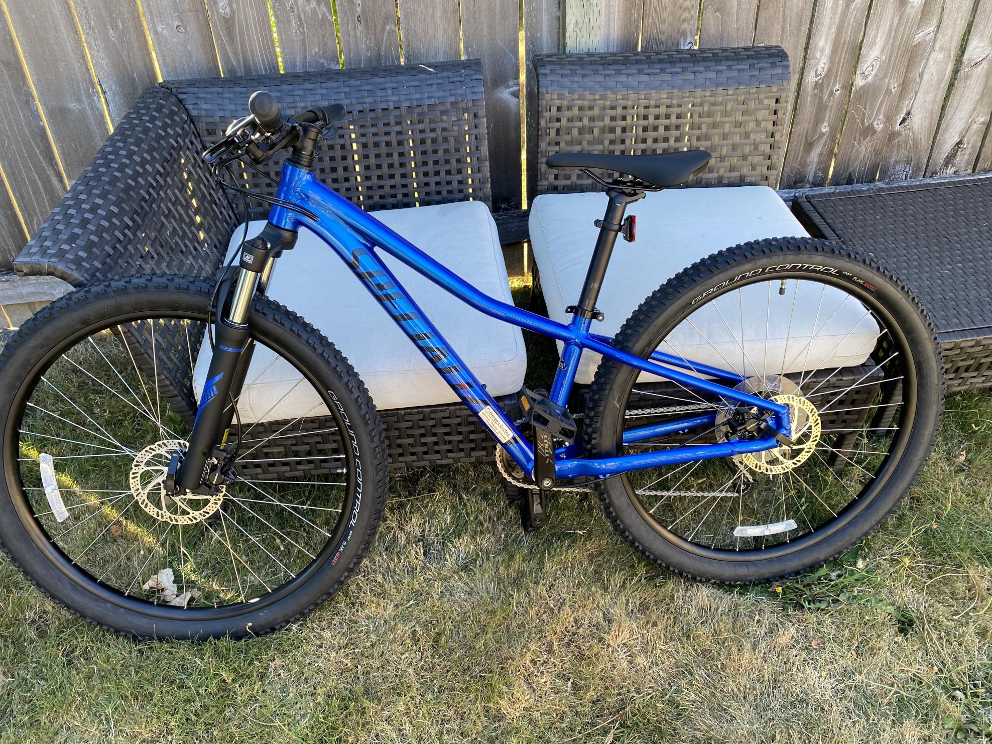 2020 Specialized ROCKHOPPER SPORT 27.5 Blue