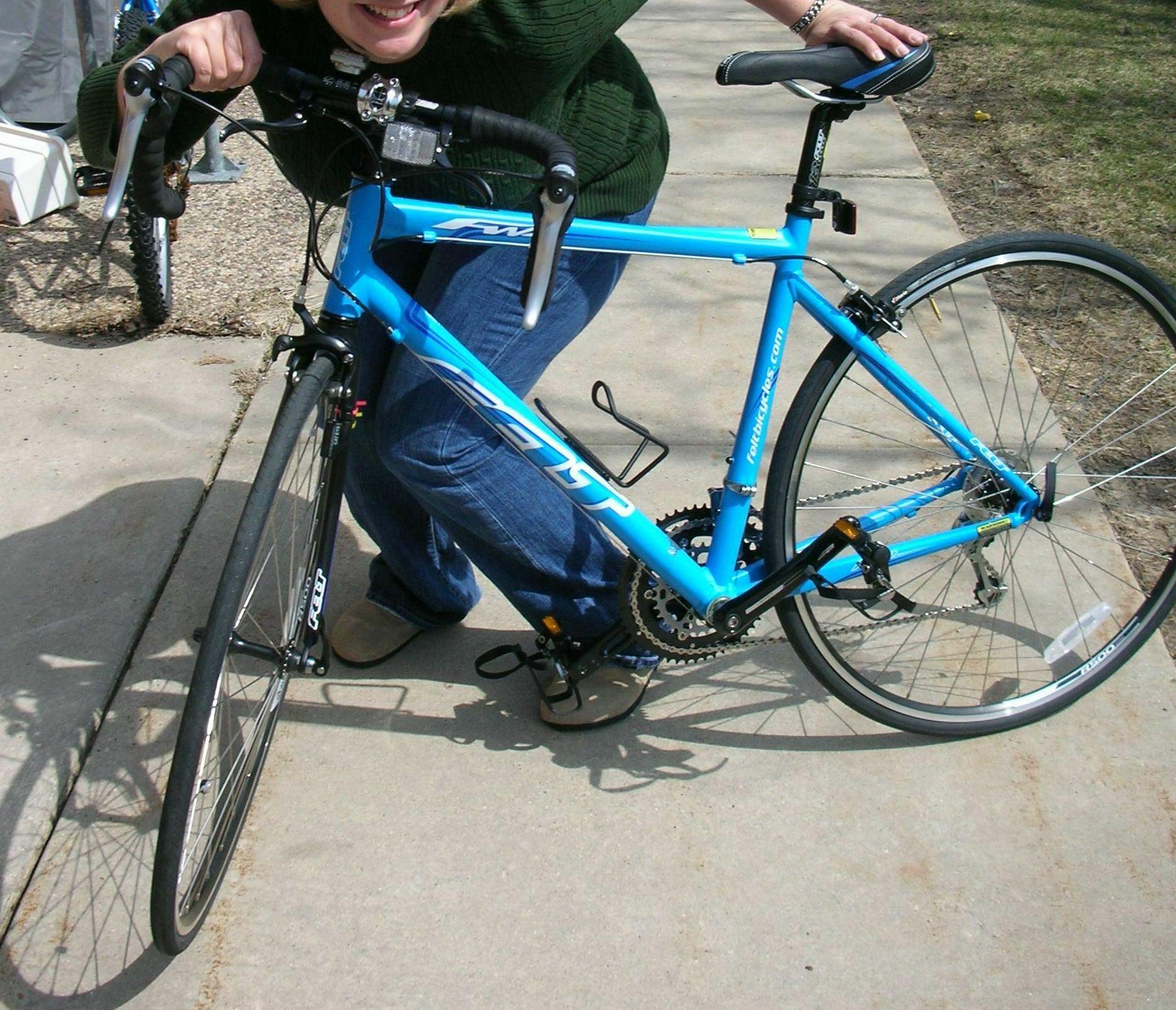 2007 Felt road bike Blue