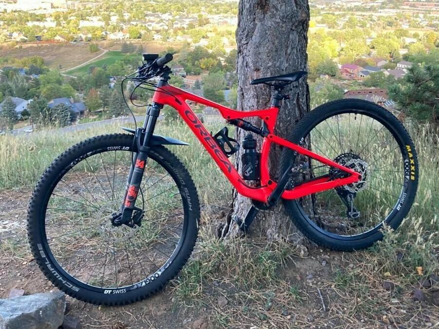 2020 Orbea Oiz H10 Red and Black