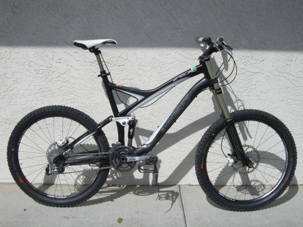 2009 Specialized Enduro  Black