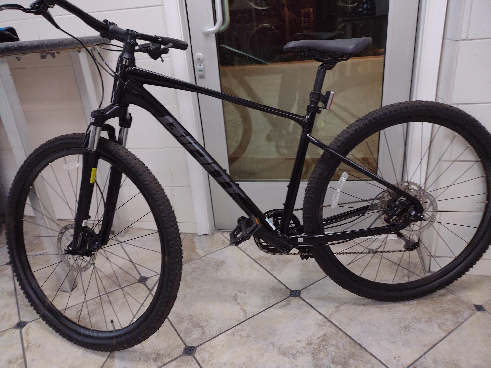 2022 Giant Roam Black