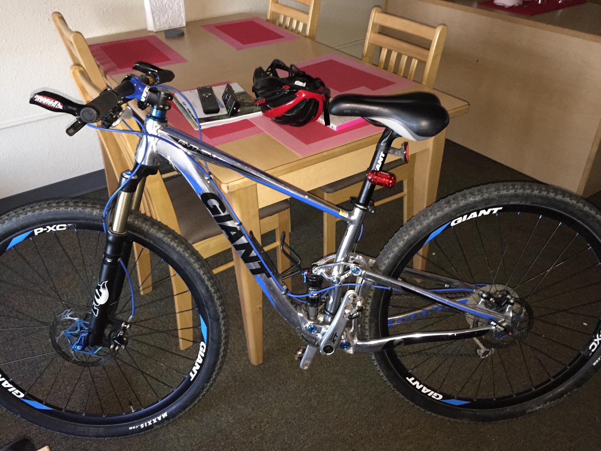 2011 Giant Anthem X 29er 3 Silver or Gray