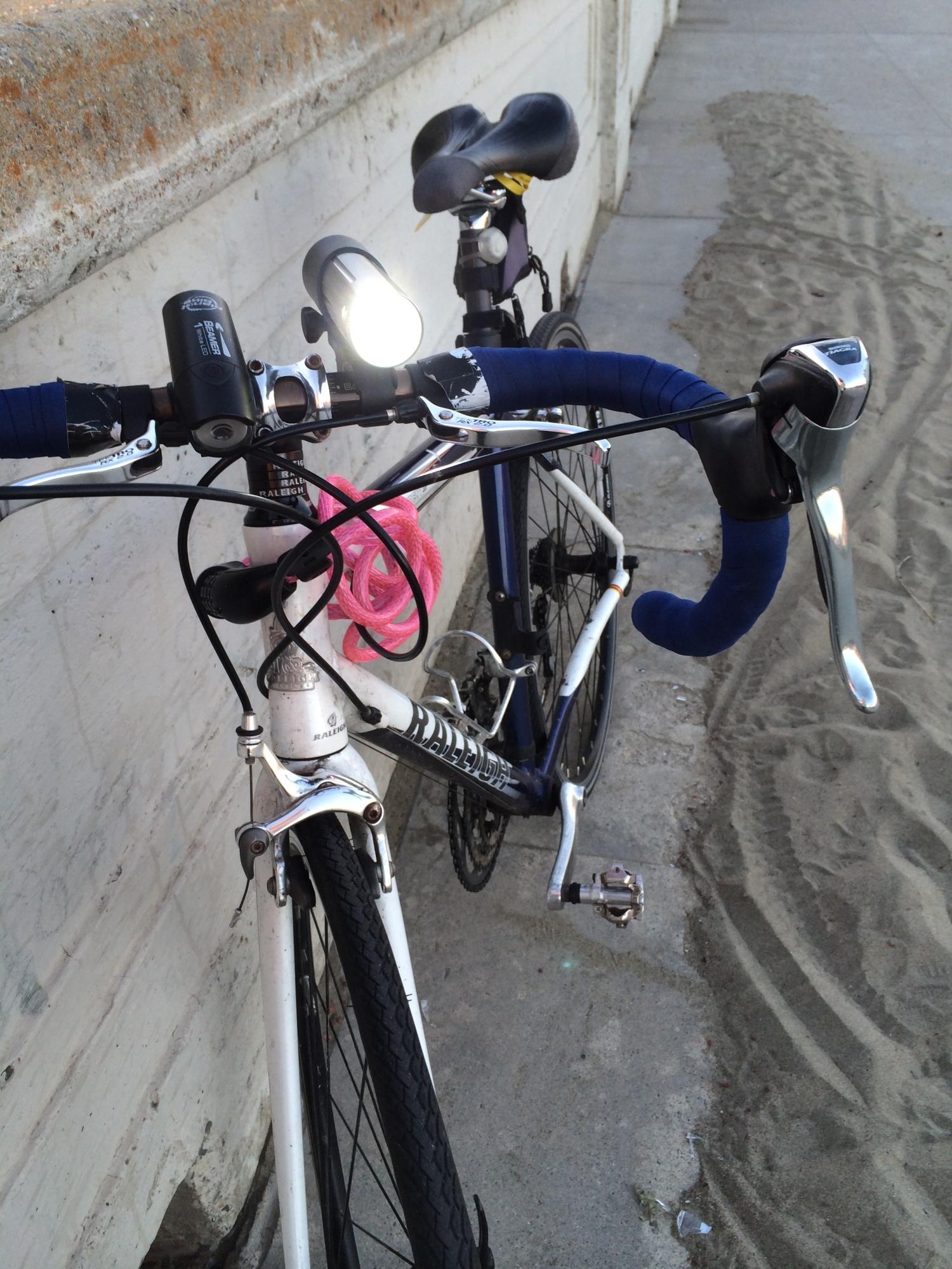 2007 Raleigh Cadent  White and Blue