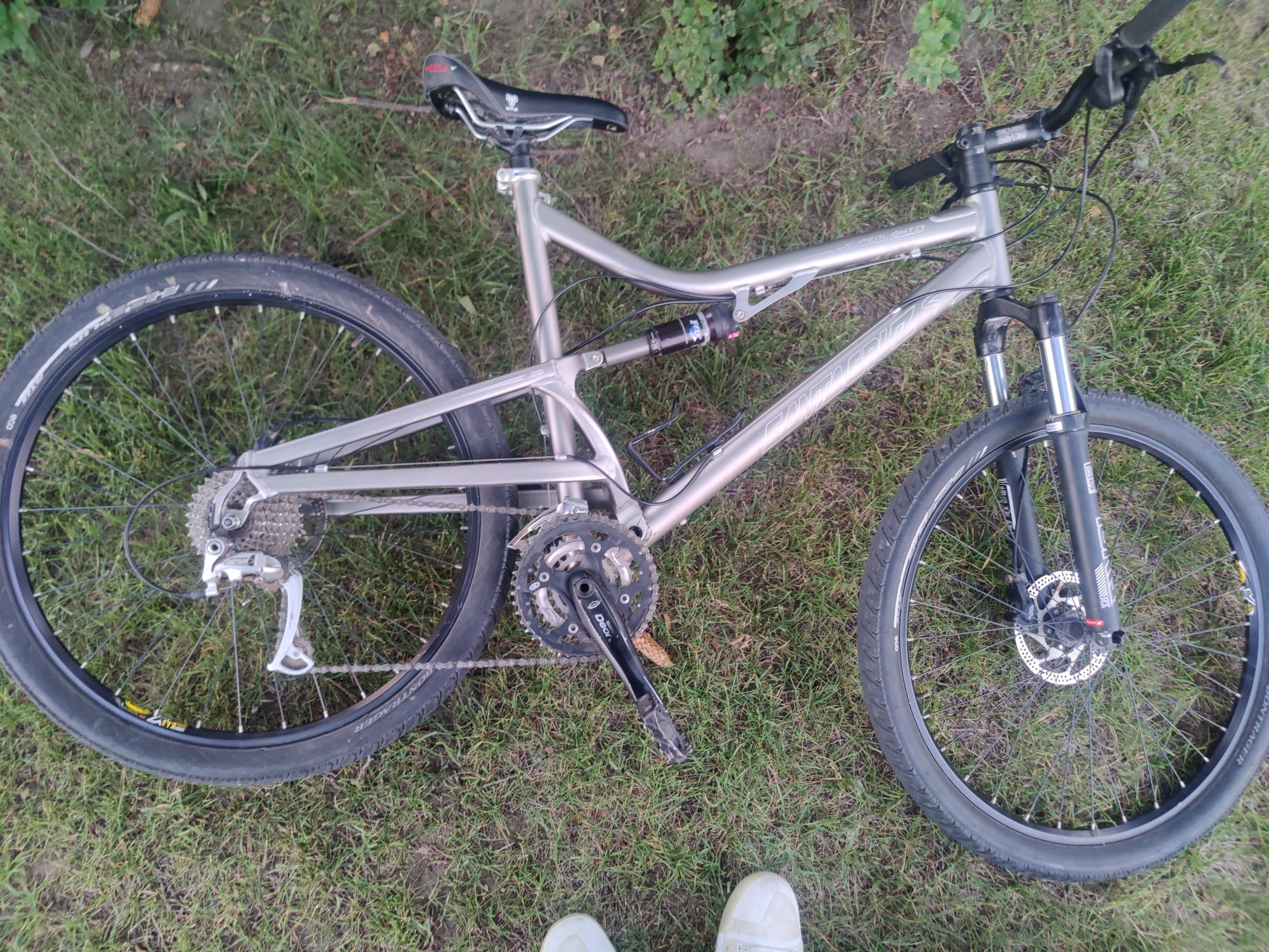 2010 Santa Cruz Superlight Silver, gray or bare metal