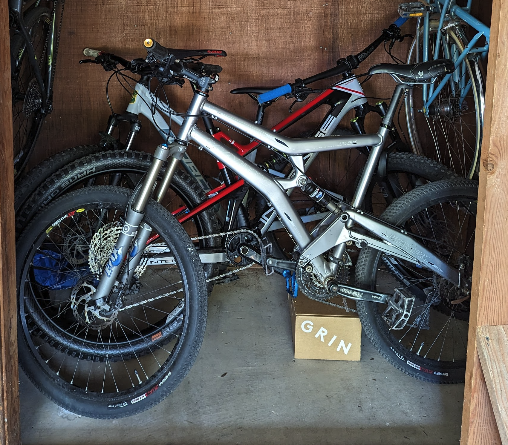 Marin Bikes Rift Zone Silver, gray or bare metal