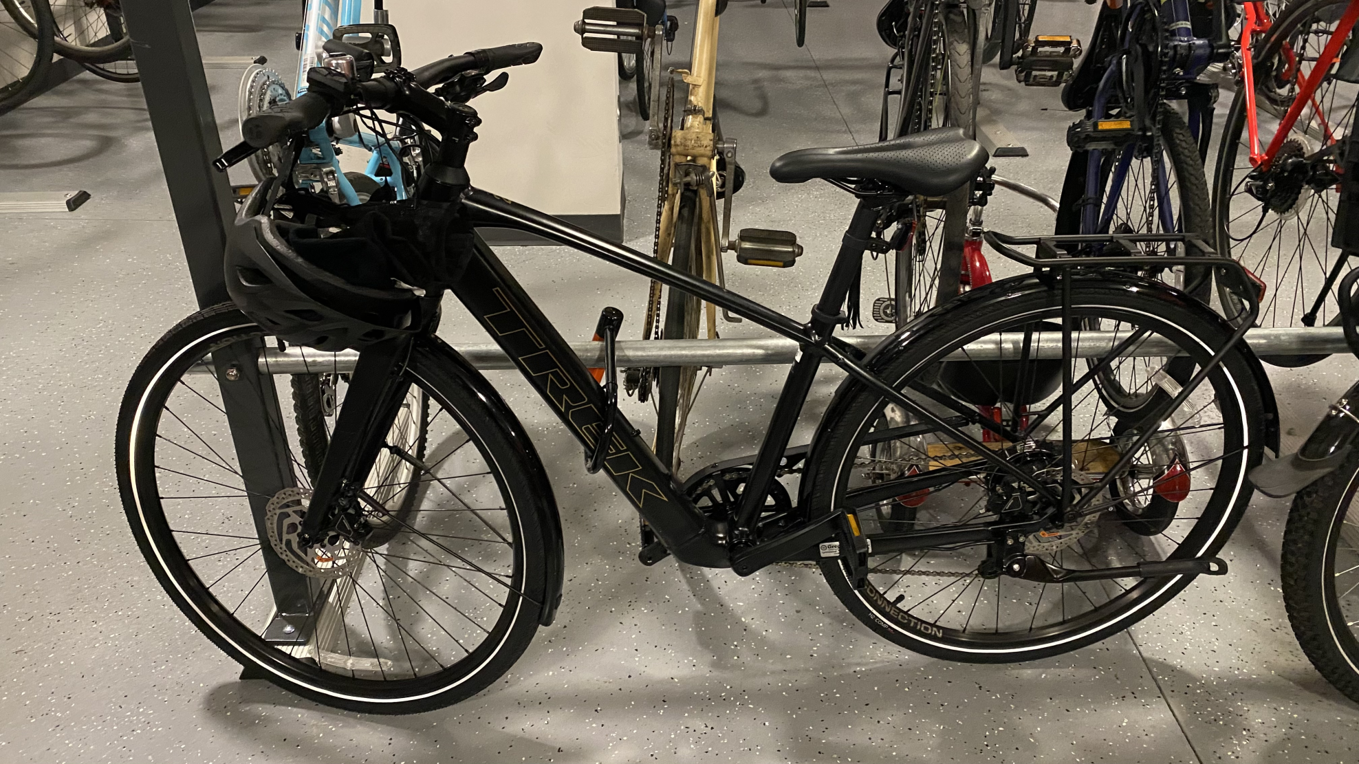 2023 Trek FX+ 2 Black