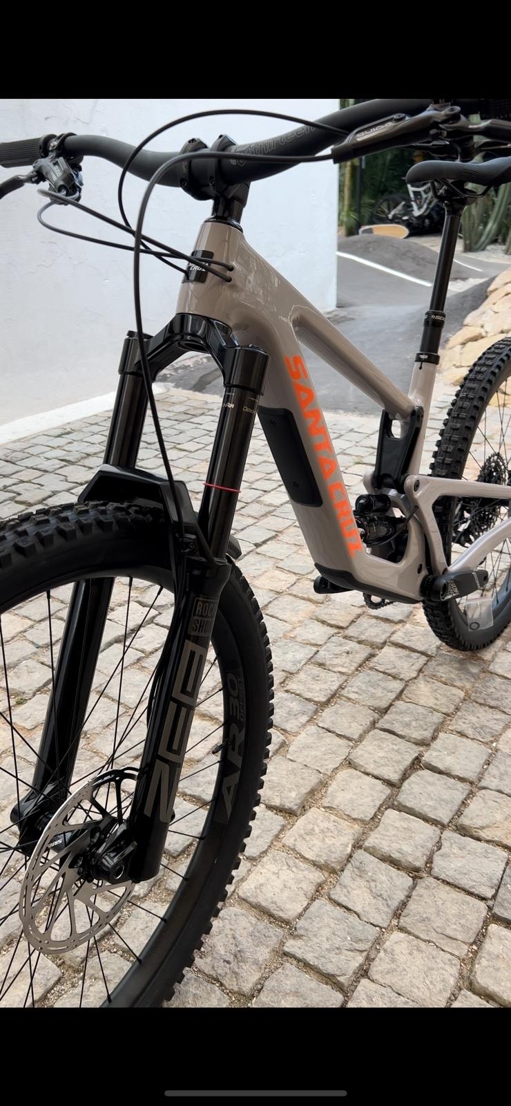 2023 Santa Cruz Nomad 6 Purple