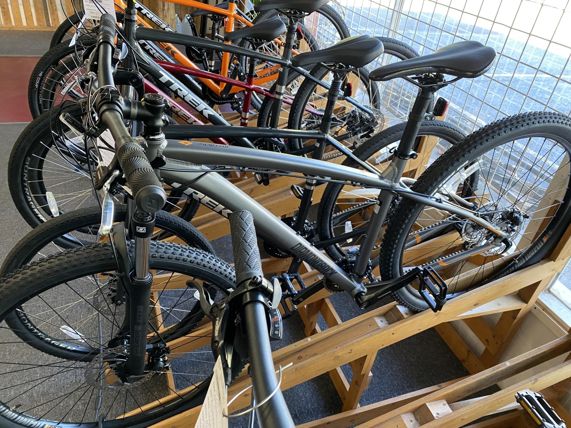 2021 Diamondback Overdrive Silver, gray or bare metal