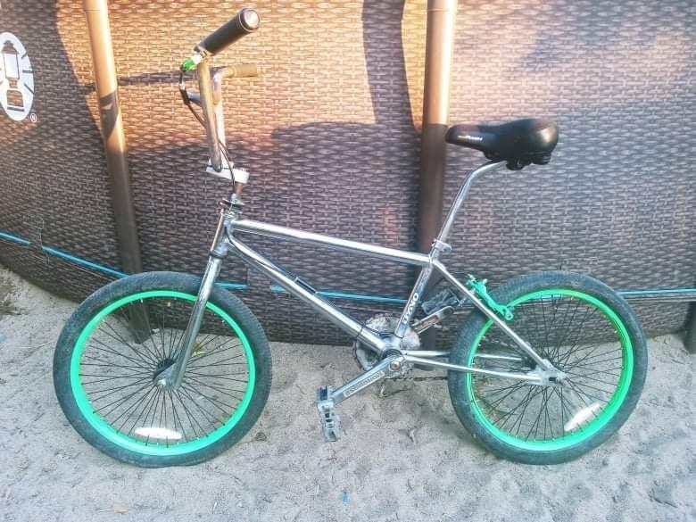 2022 Dyno Silver, gray or bare metal