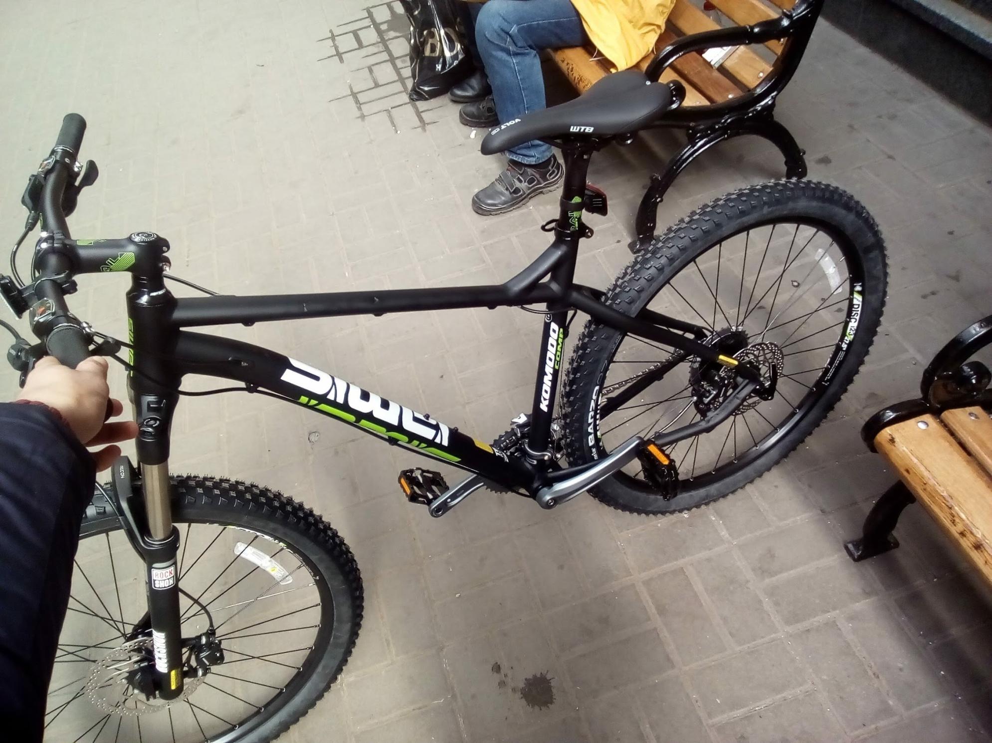 Jamis Komodo Black, Green, and White