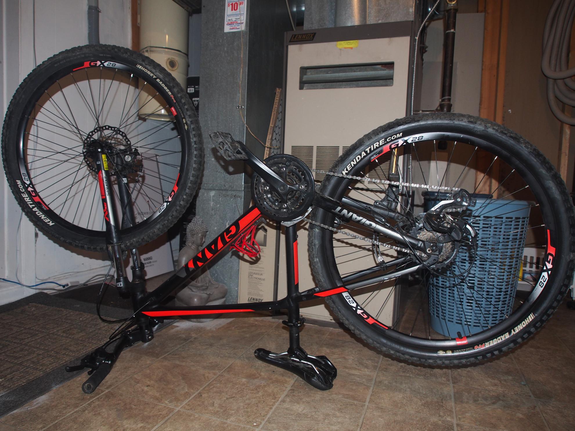 2020 Giant ATX 3 Disc Black and Red