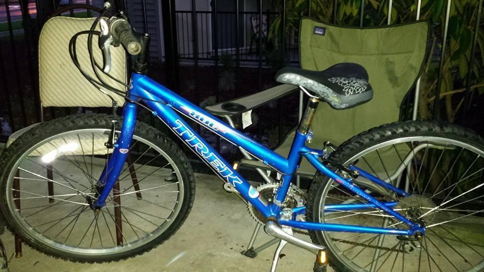 Trek 800 Blue
