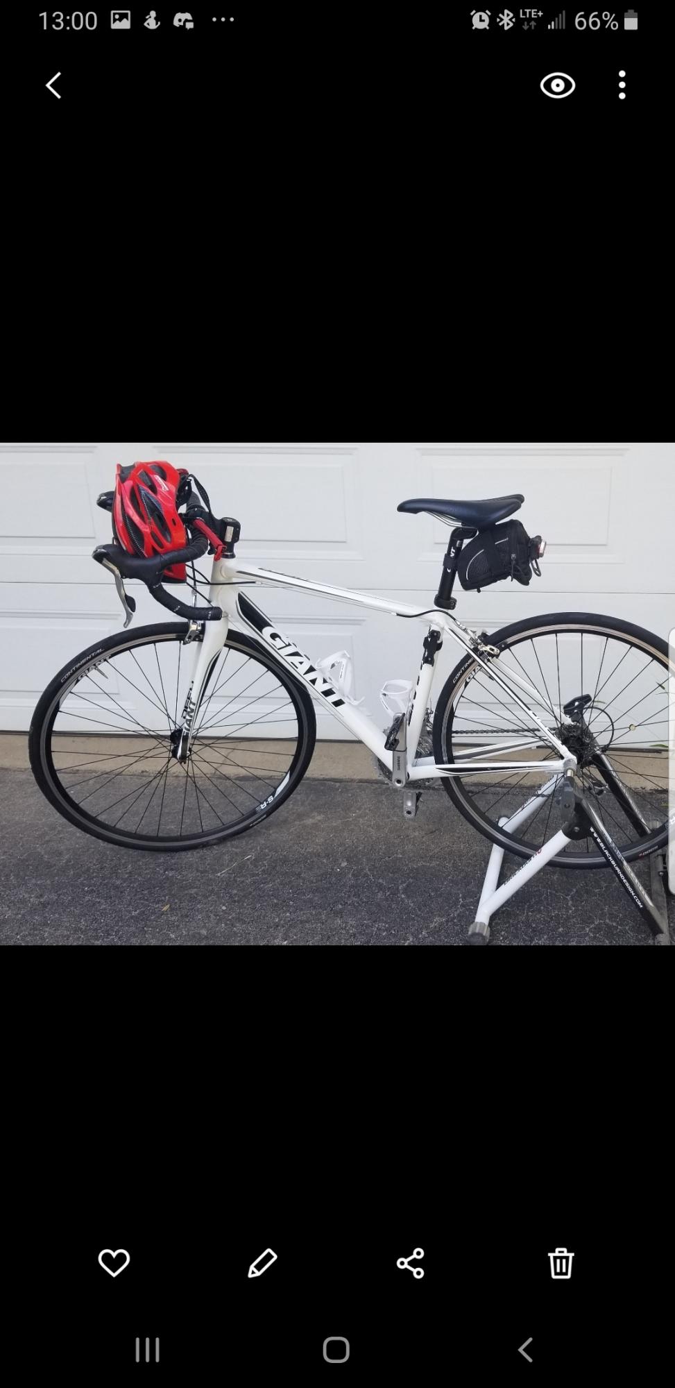 2016 Giant Defy White and Black