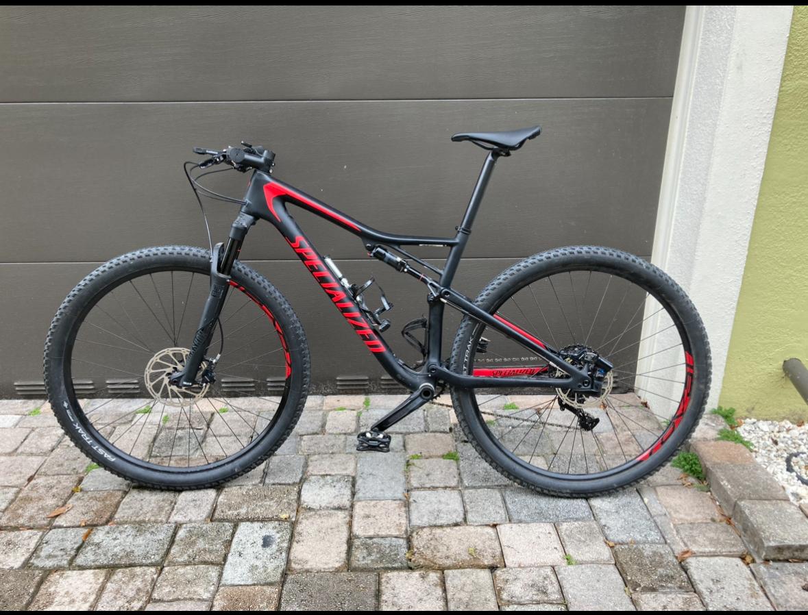 2018 Specialized Epic Comp Carbon Black