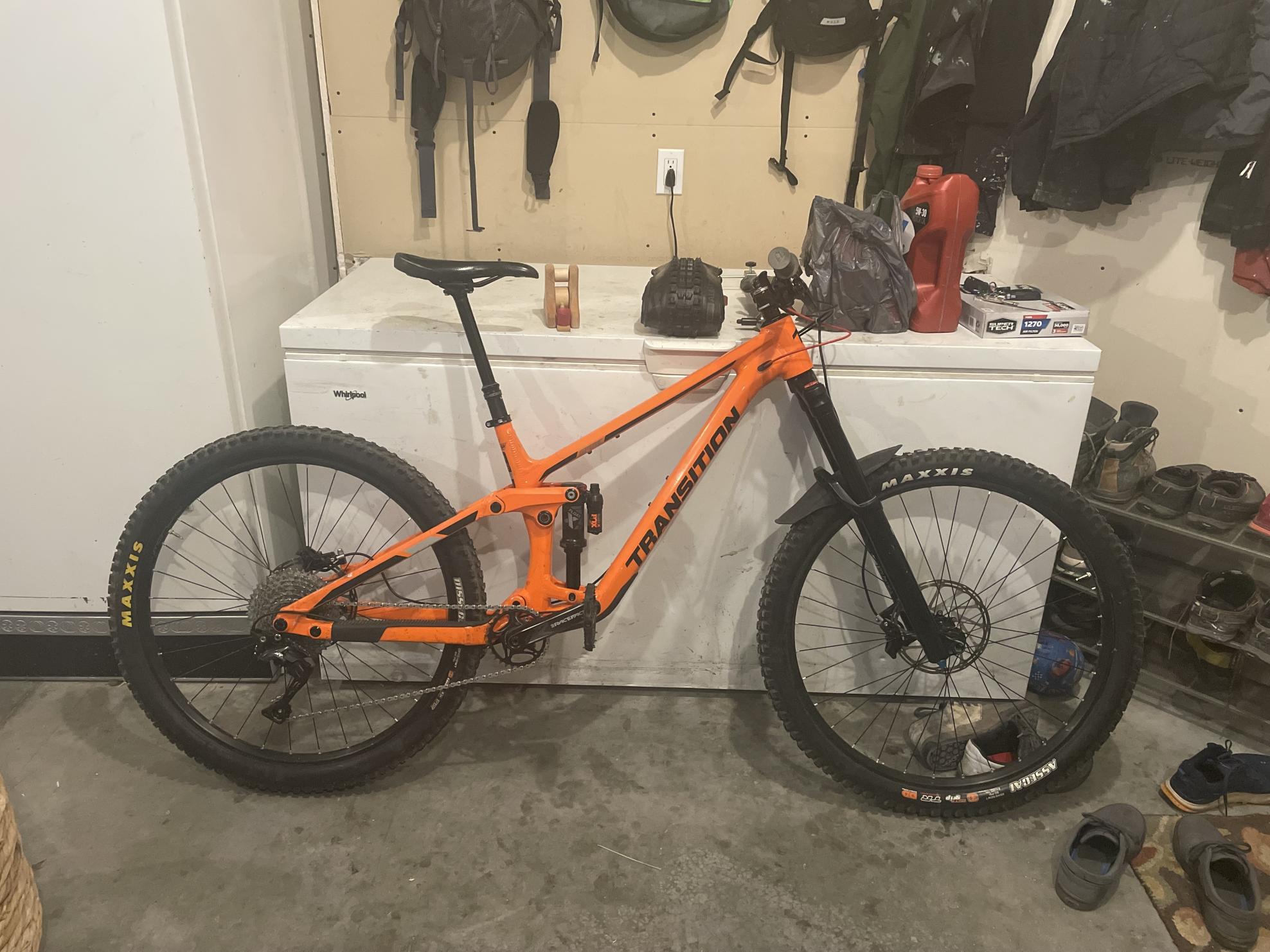 2022 Transition Bikes Spire Orange