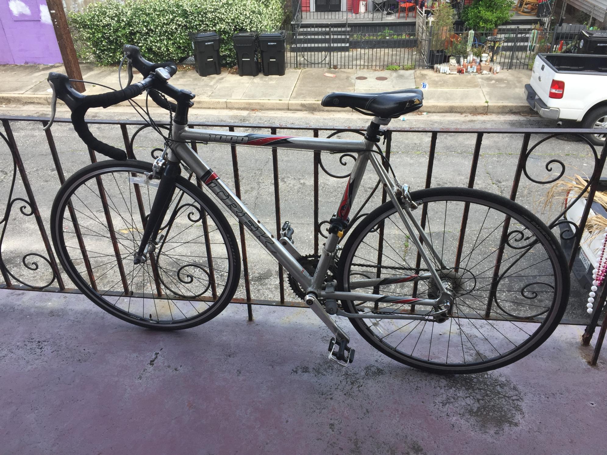 Trek 1000 Silver or Gray