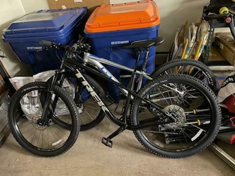 2022 Trek Roscoe 7 Black