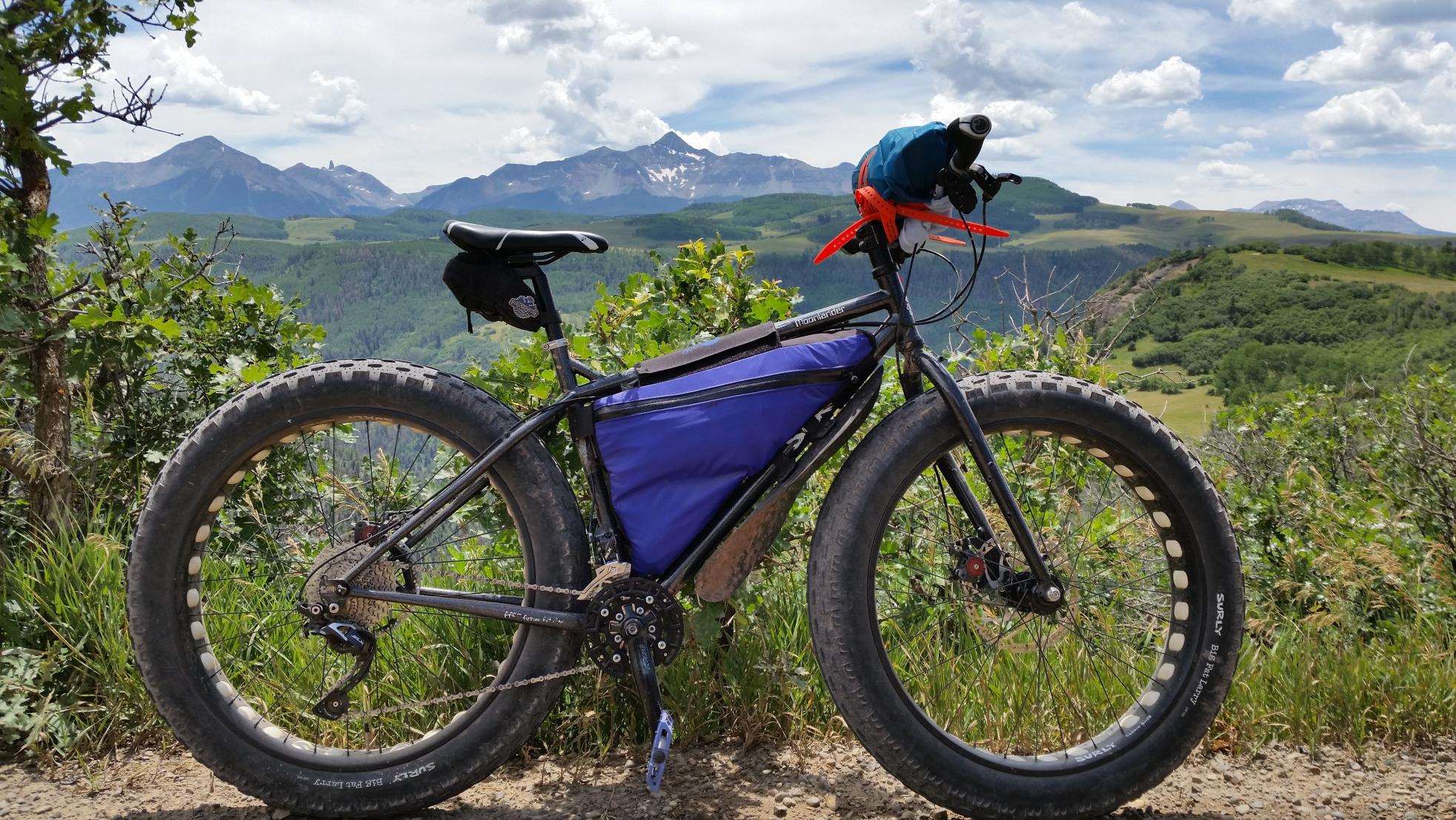 2011 Surly Moonlander  Black