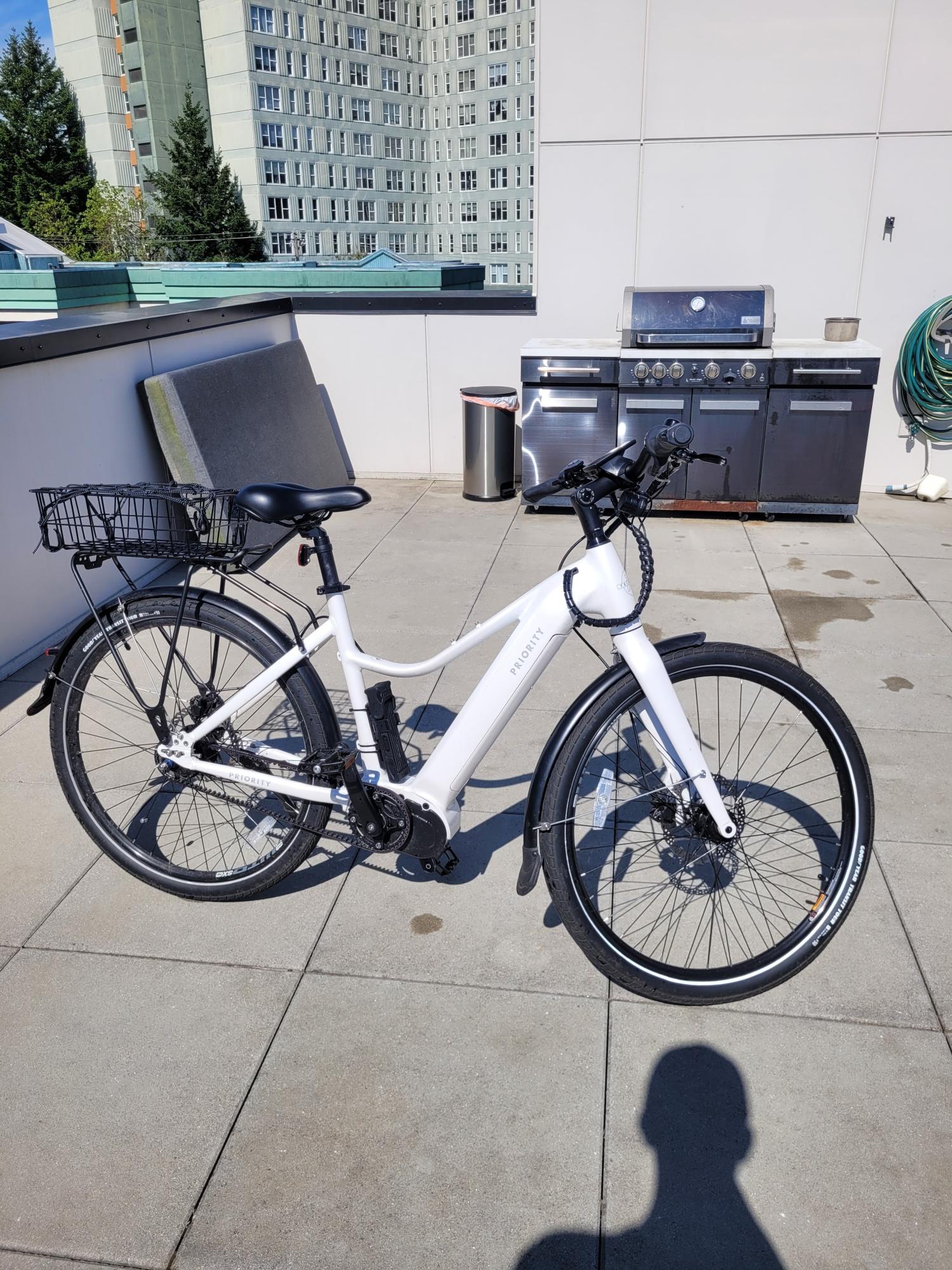 2025 Priority Bicycles Current plus sykkel White