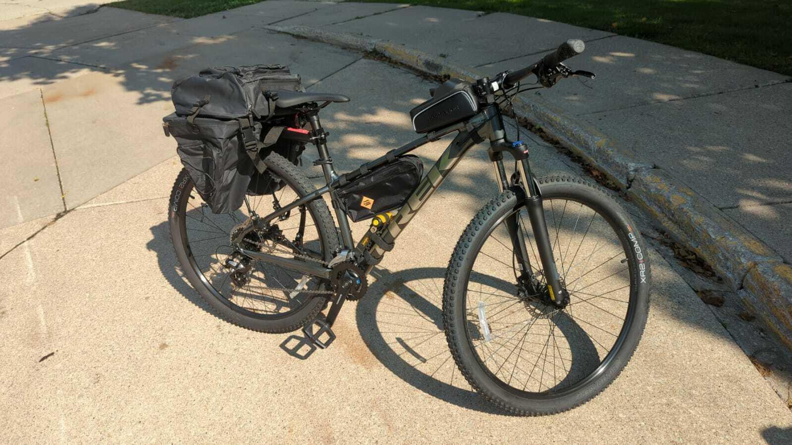 2022 Trek Alpha Silver Aluminum Black