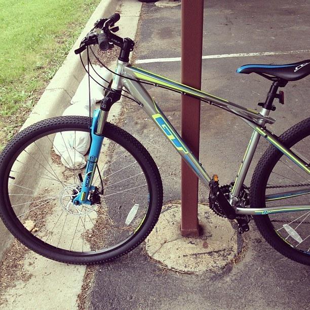 2013 GT Bicycles Timberline 1.0  Silver or Gray